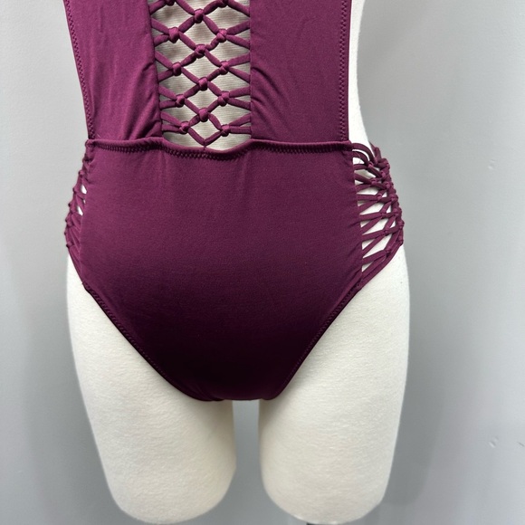Abercrombie‎ Plum Monokini - Picture 8 of 11